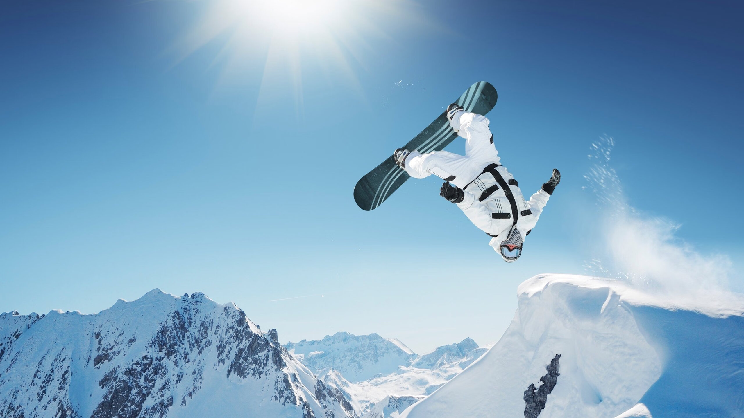 德甲新赛季前瞻，拜仁冲击12连冠，勒沃库森黑马崛起，保级大战悬念重重