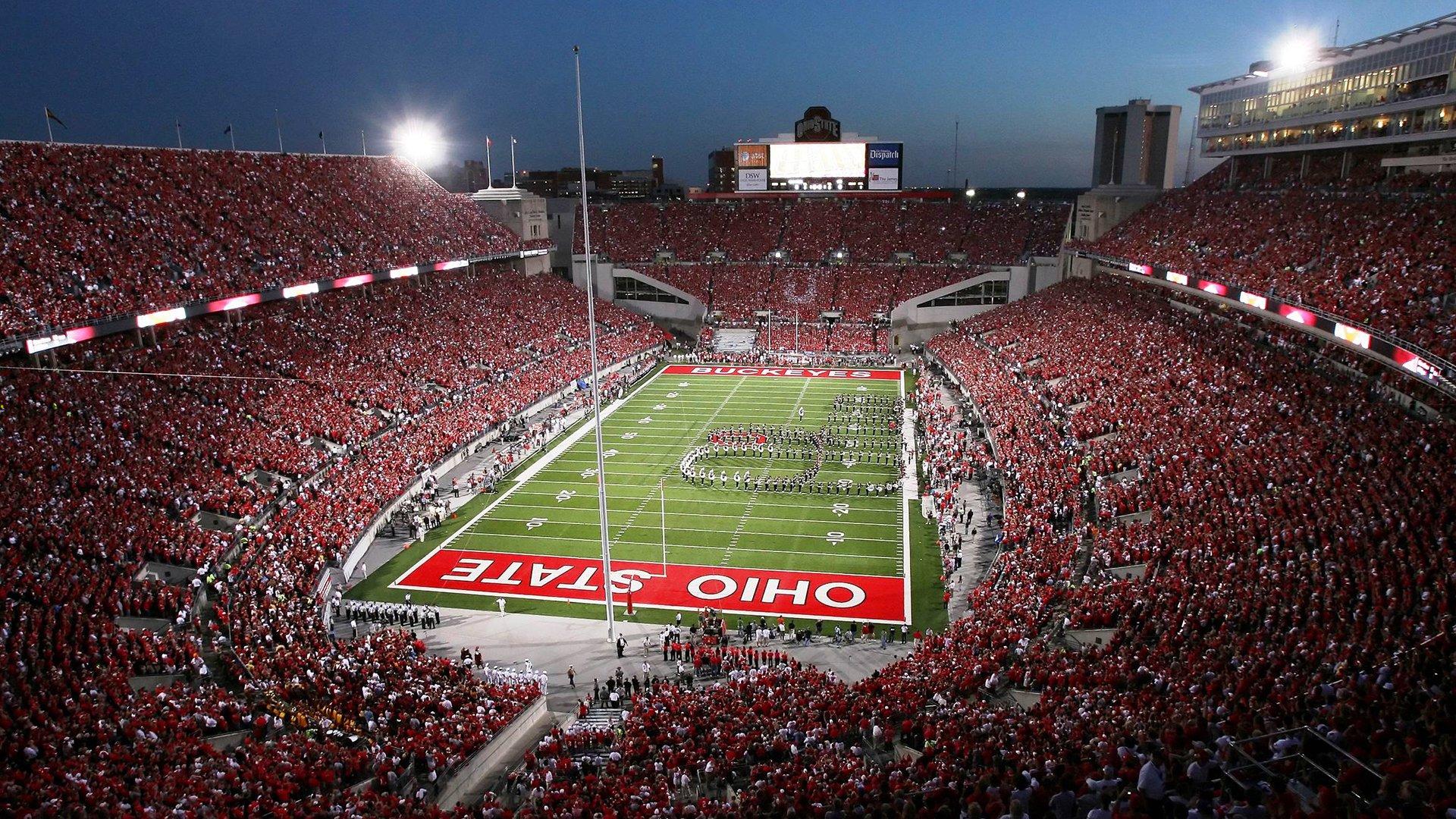 激情对决！同城德比战引爆球迷狂欢夜