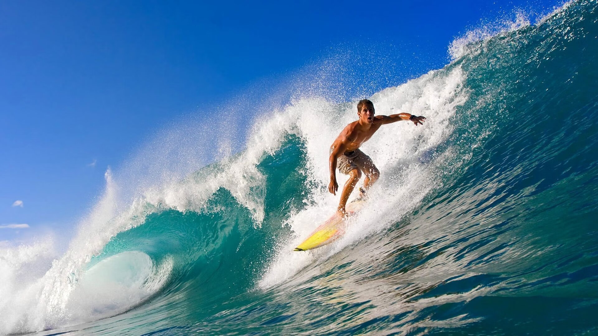 英雄联盟全球总决赛，巅峰对决引爆电竞热潮