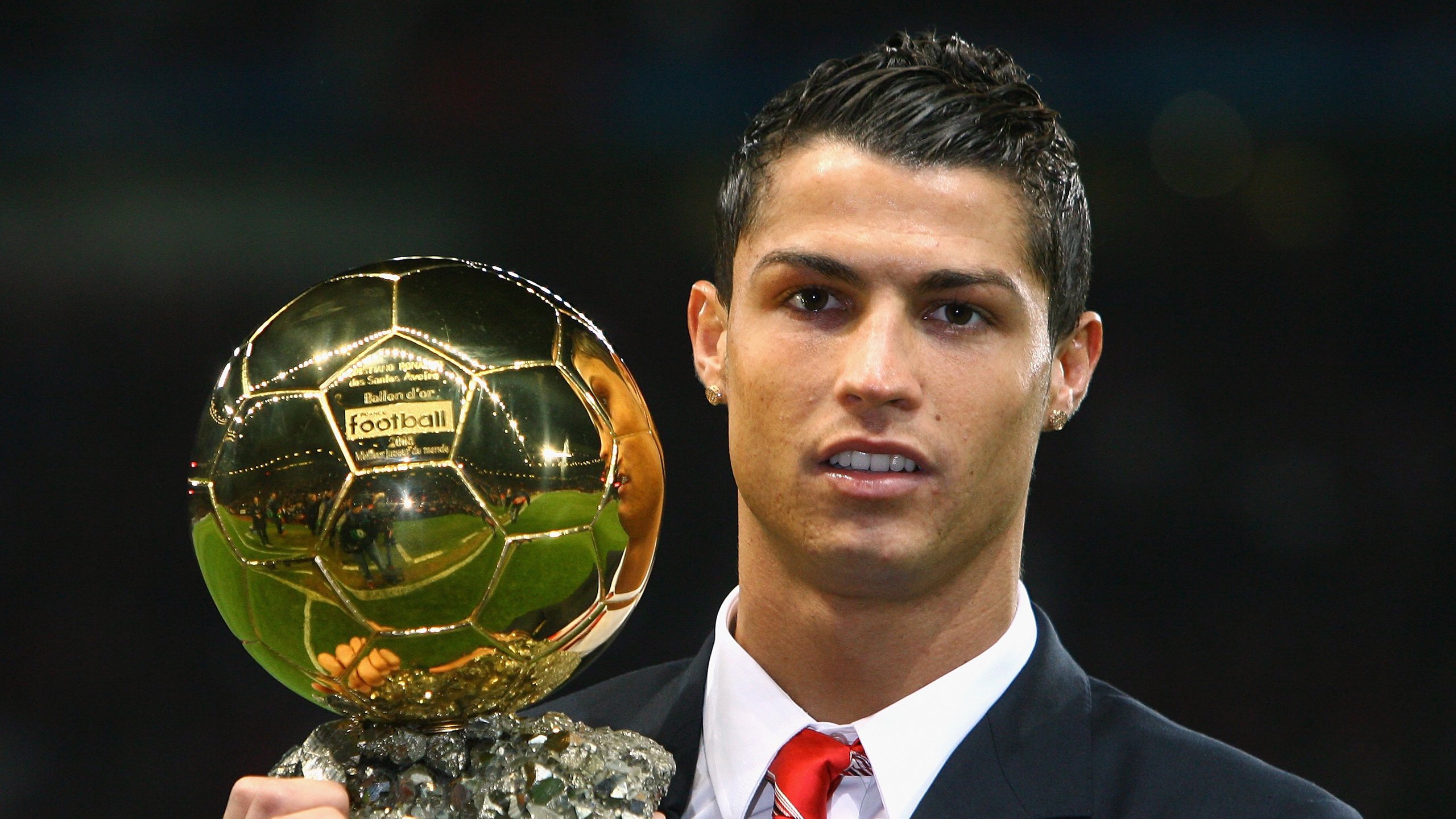 纳达尔鏖战五盘逆转晋级 法网男单八强再添经典对决